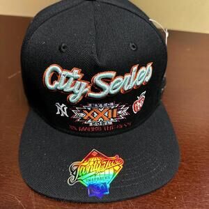 TWENTY TWO NY CITY SERIES BLACK SNAPBACK HAT